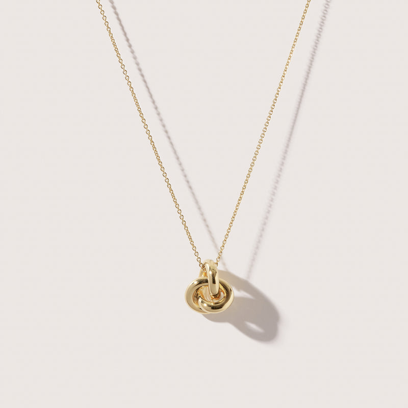 KNOT NECKLACE